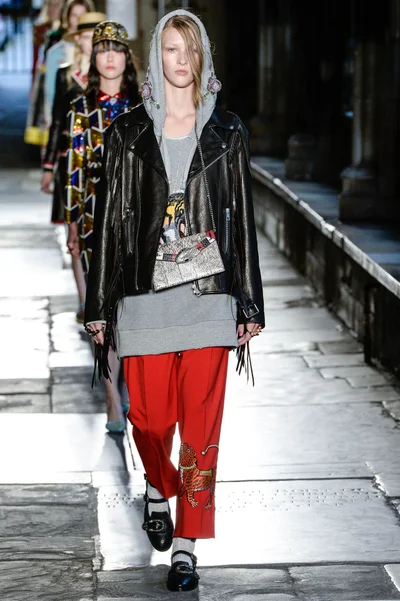 Look 83